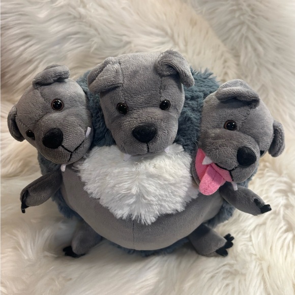 Mini Squishable Cerberus - Picture 11 of 12